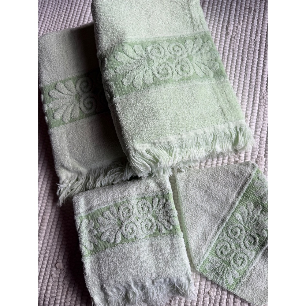 Vintage 70s Cannon Monticello Green Floral MCM Fringed Hand Towel Washcloth Set